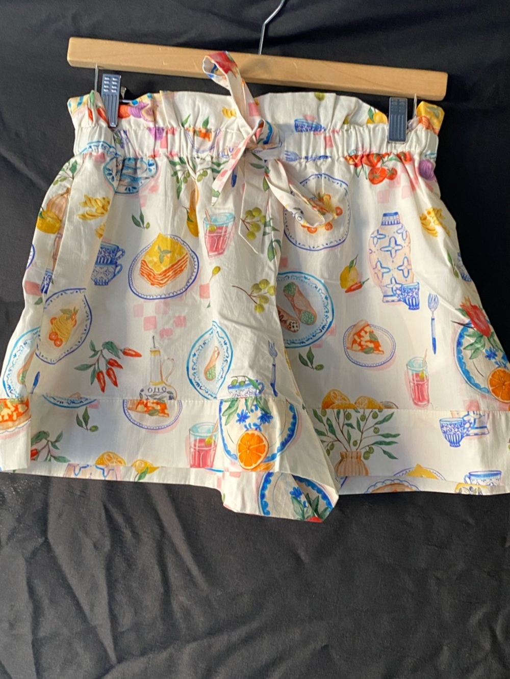 Zara White High-Waist Printed Shorts with Multicolor Fruit & Dish Motif